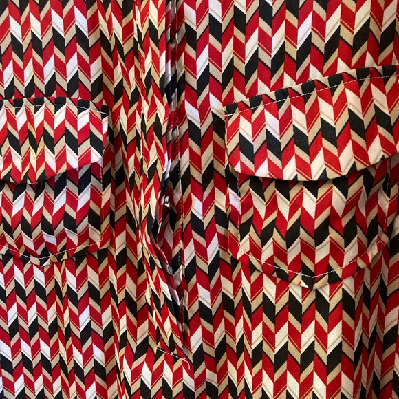 COPY - GRIFFLIN Dress style Henley blouse. Roll tab sleeves Made in Canada Size… - Picture 7 of 7